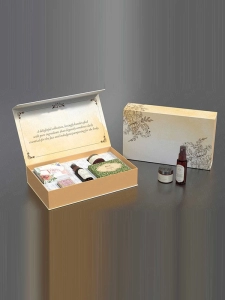 Custom Luxury Makeup Boxes