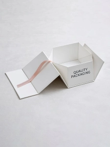 Collapsible Rigid Boxes
